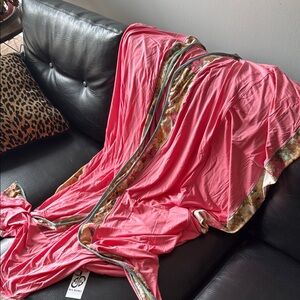 Luxurious short sleeve robe/kimono